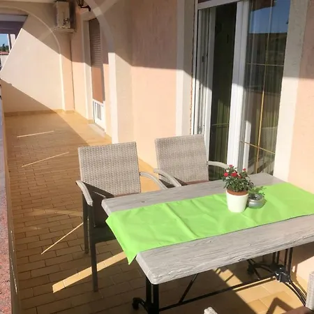 Apartament Biondic *